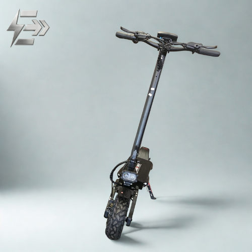 Vue avant de la trottinette électrique Nanrobot LS7 avec double phare LED puissant et pneu cross.